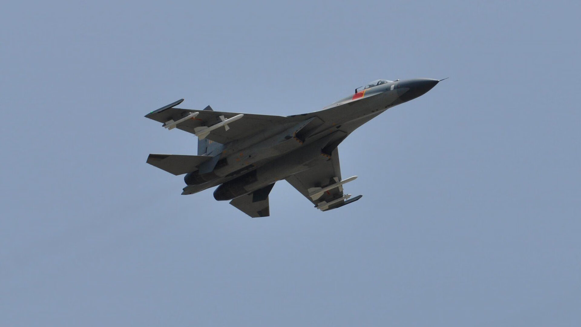 弗赖堡中前场联动打破进攻瓶颈,弗赖堡队