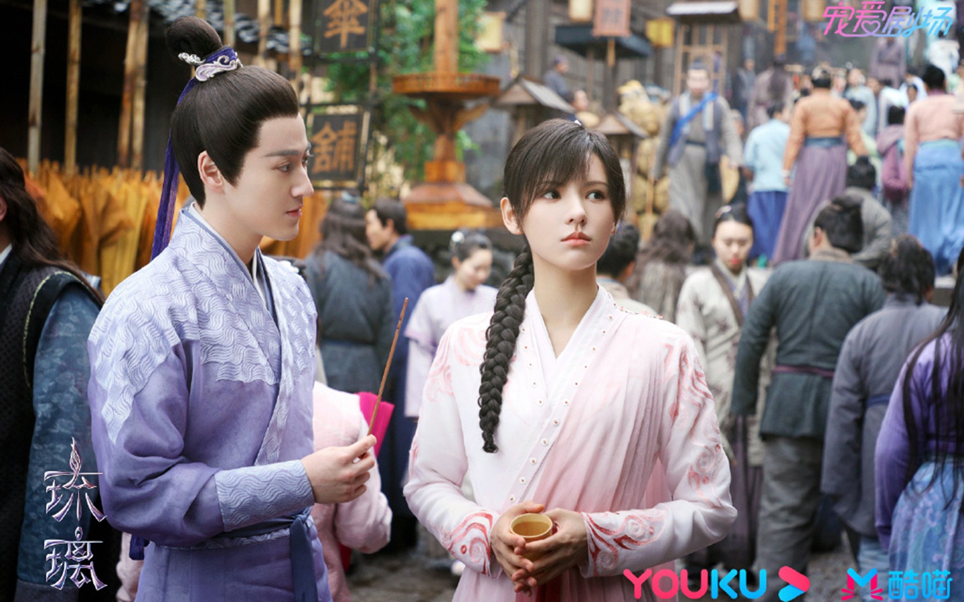 里昂围绕核心展开全队进攻节奏,里昂队友